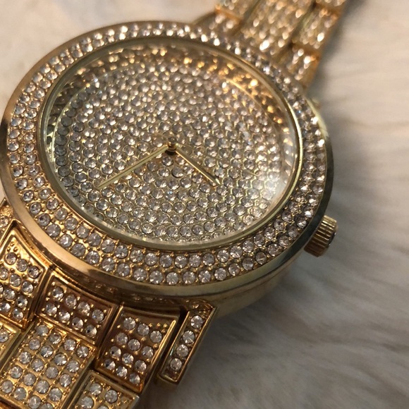 Gold tone bling watch in excellent preowned condition - Picture 5 of 13